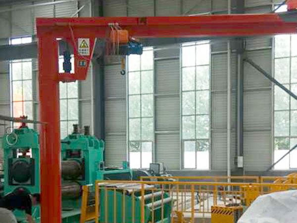 Standing column cantilever crane